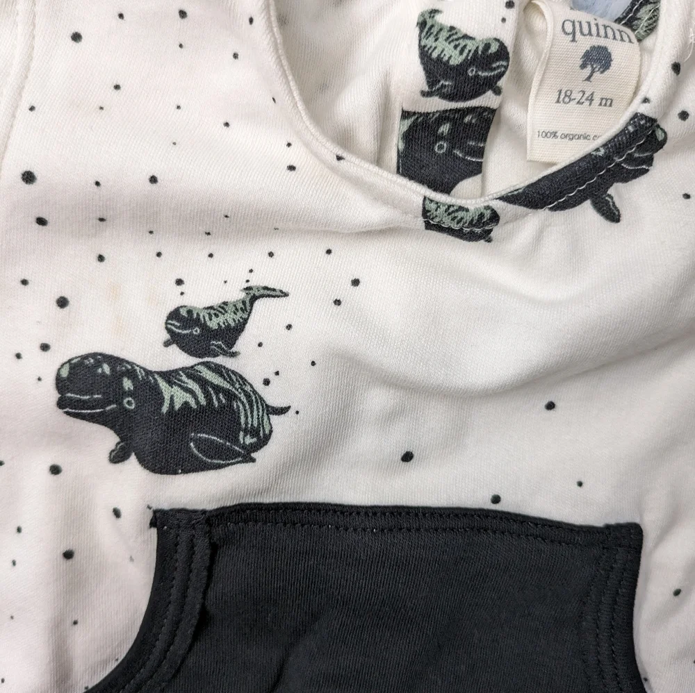EUC 18-24M 🐋 Kate Quinn Long Sleeve Kanga Bubble Black Green Beluga Whales